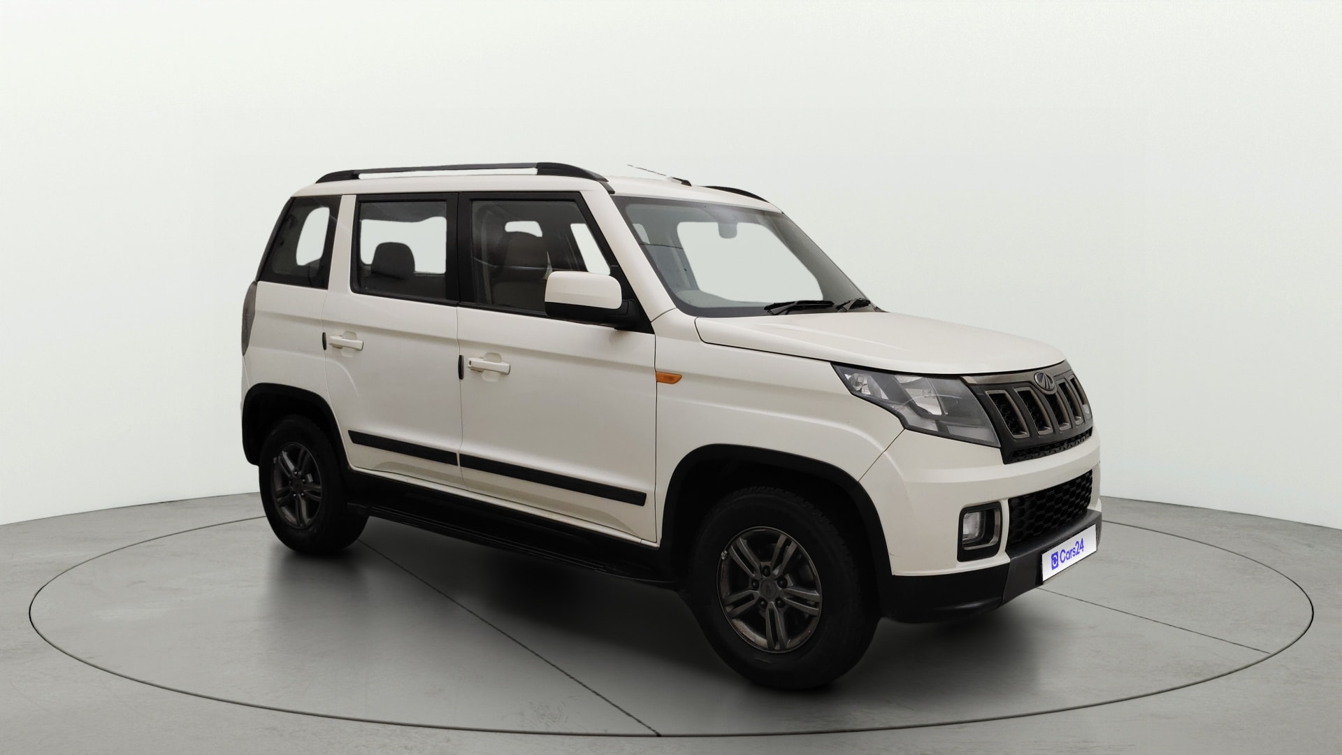 View 2020 Mahindra TUV300 T10 100HP Image 21 Used 2020 Mahindra TUV300 T10 100HP Image 21