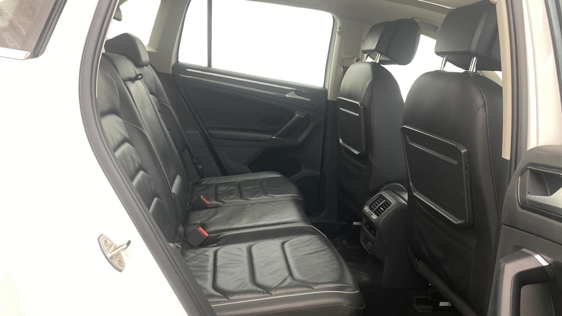 View 2017 Volkswagen Tiguan DSG 4MOTION Comfortline Image 31 Used 2017 Volkswagen Tiguan DSG 4MOTION Comfortline Image 31