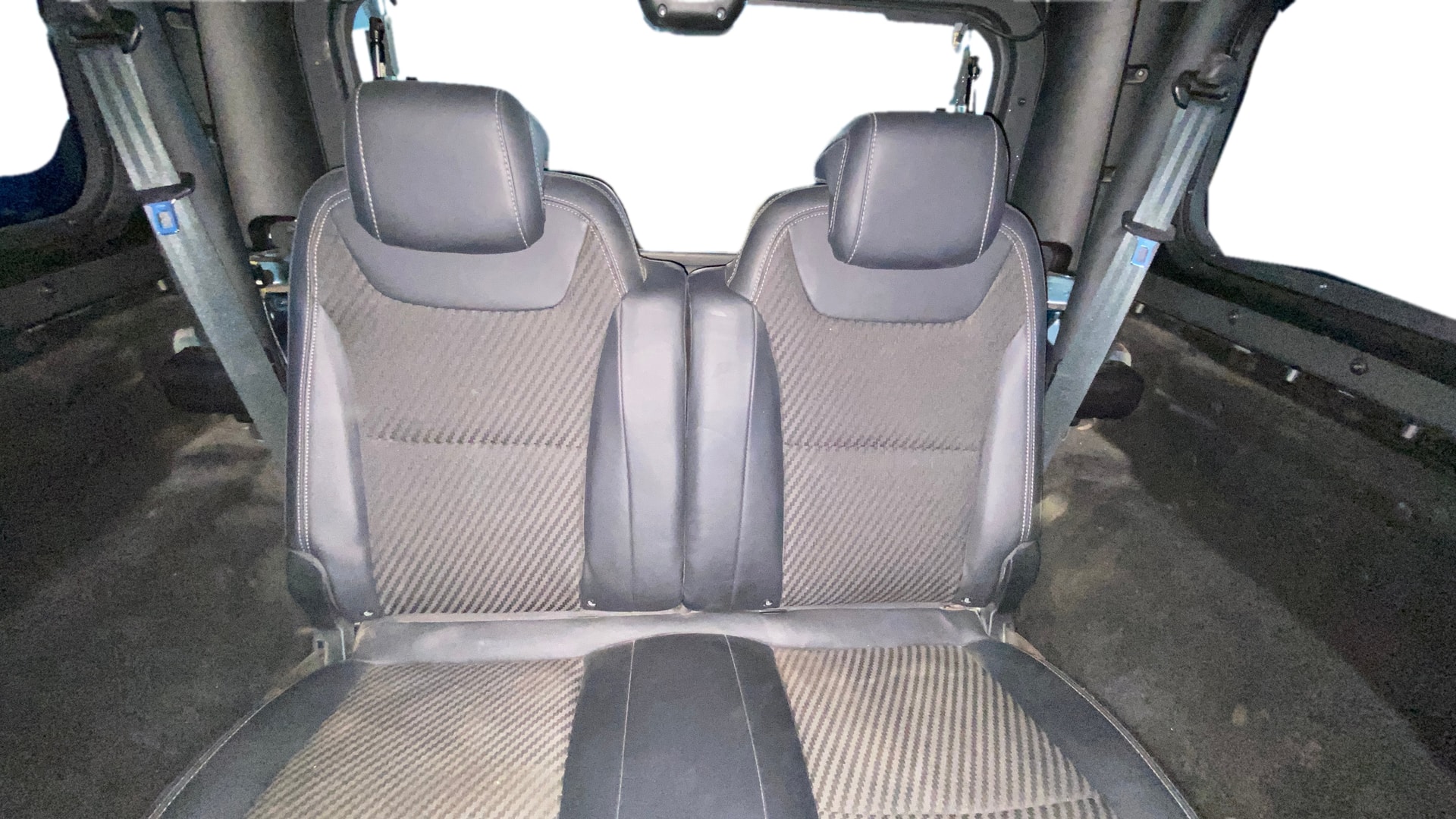 View 2022 Mahindra Thar AX Standard Manual Soft Top 6 Seater Image 27 Used 2022 Mahindra Thar AX Standard Manual Soft Top 6 Seater Image 27