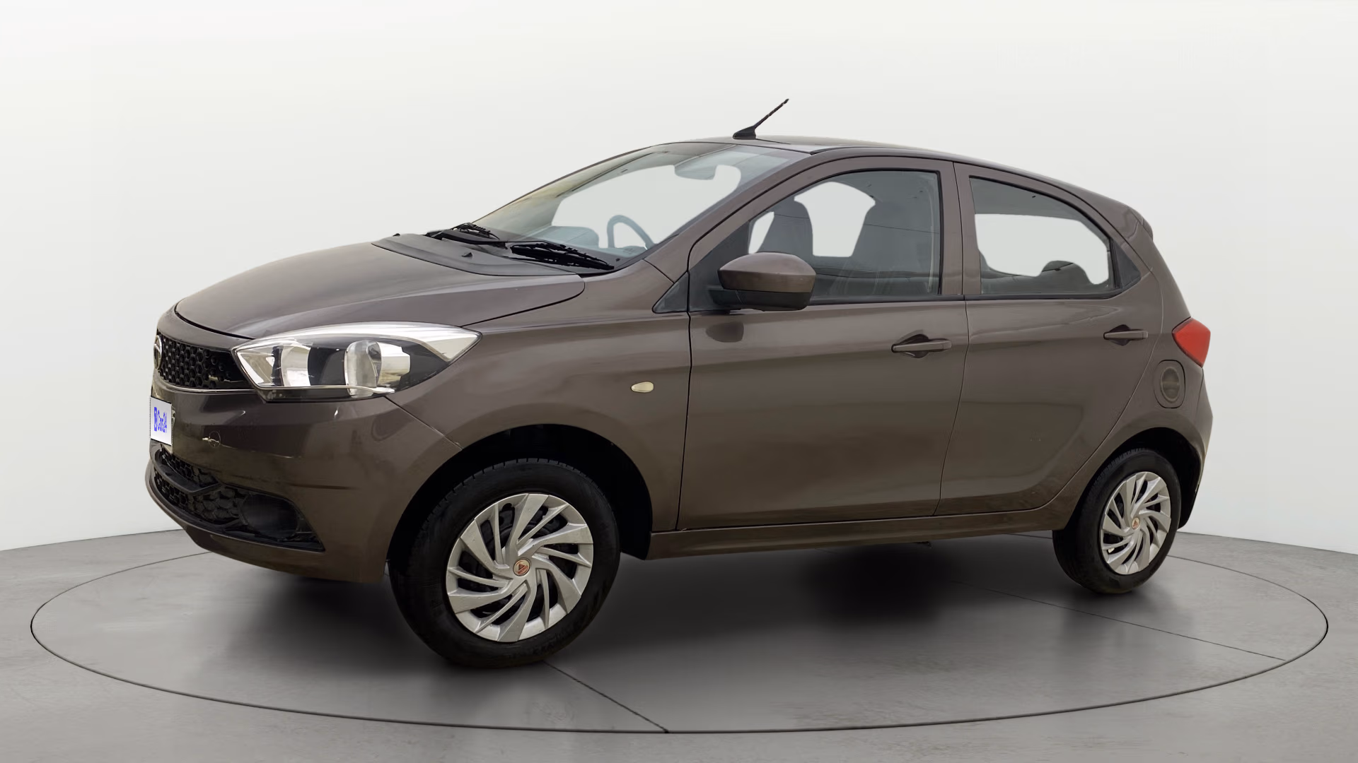 View 2018 Tata Tiago Revotorq XB Image 34 Used 2018 Tata Tiago Revotorq XB Image 34