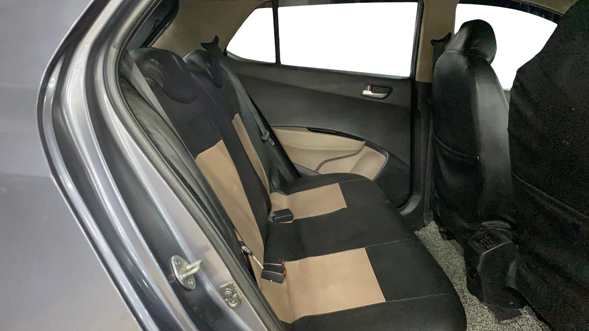 View 2017 Hyundai Grand i10 Sportz 1.2 Kappa Image 29 Used 2017 Hyundai Grand i10 Sportz 1.2 Kappa Image 29