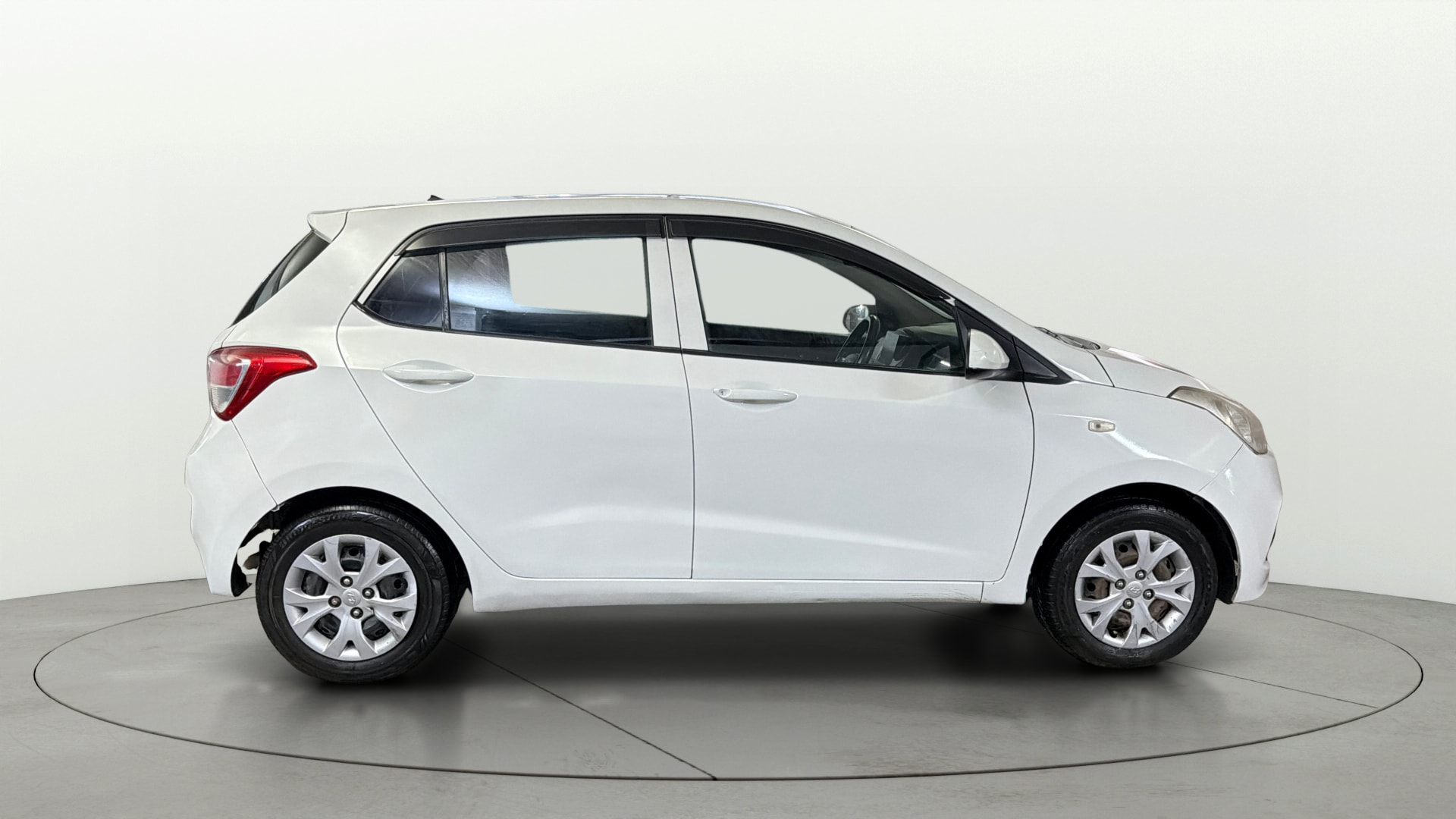 View 2016 Hyundai Grand i10 Magna 1.2 Kappa VTVT Image 8 Used 2016 Hyundai Grand i10 Magna 1.2 Kappa VTVT Image 8