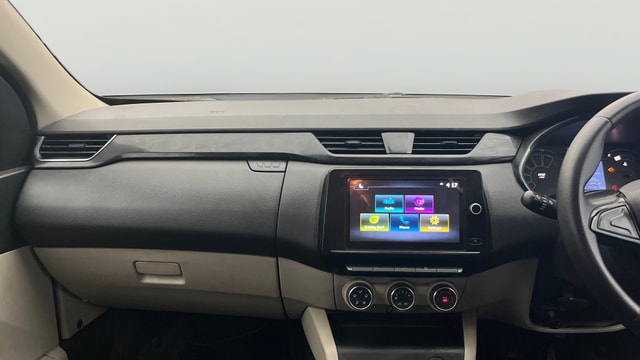 View Renault Triber Image 18 Used Renault Triber Image 18