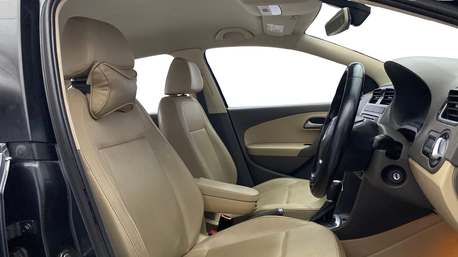 View 2017 Volkswagen Vento 1.2 L TSI Comfortline Petrol AT Image 17 Used 2017 Volkswagen Vento 1.2 L TSI Comfortline Petrol AT Image 17
