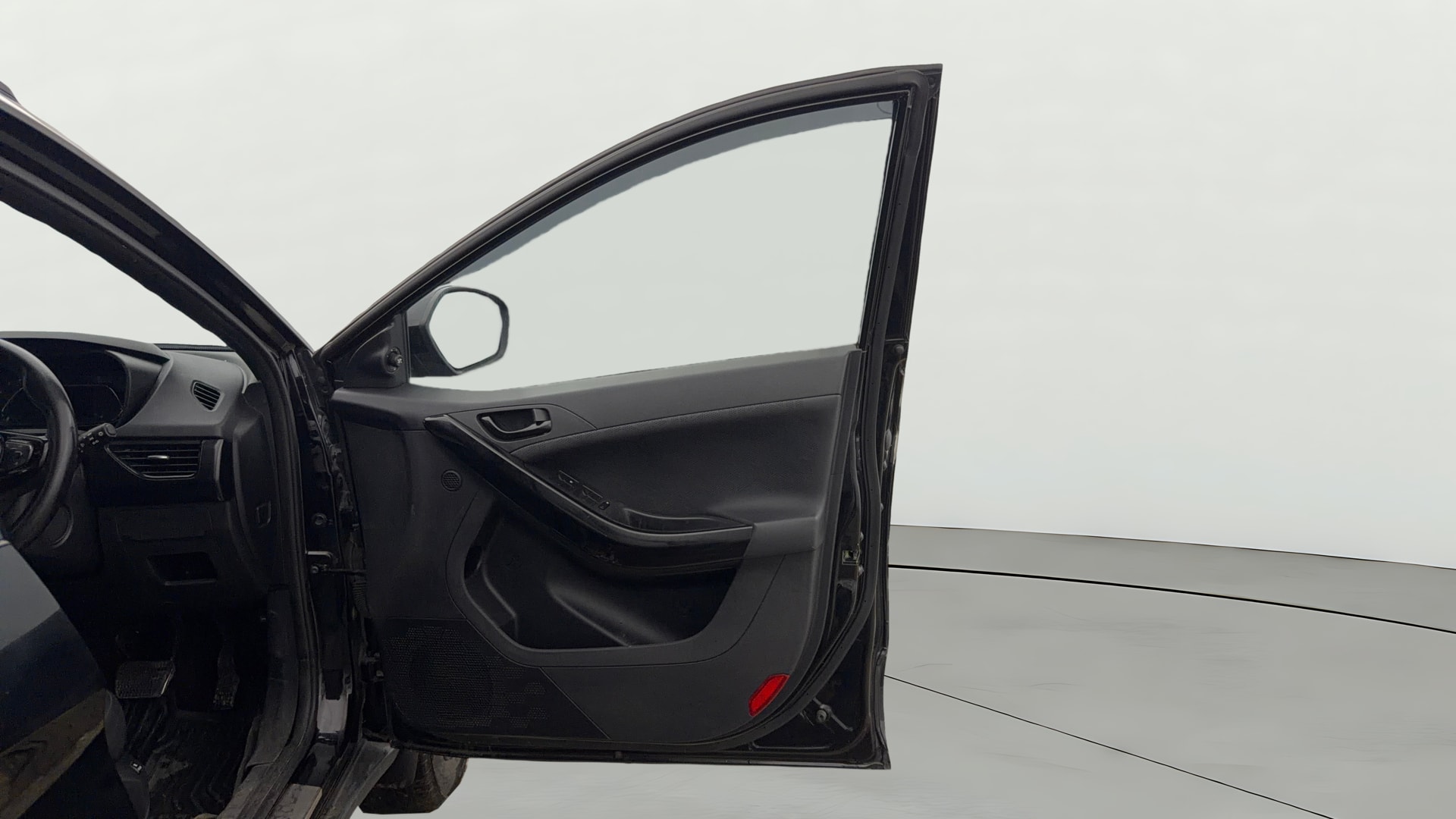 View 2022 Tata Nexon Revotron XE Image 47 Used 2022 Tata Nexon Revotron XE Image 47
