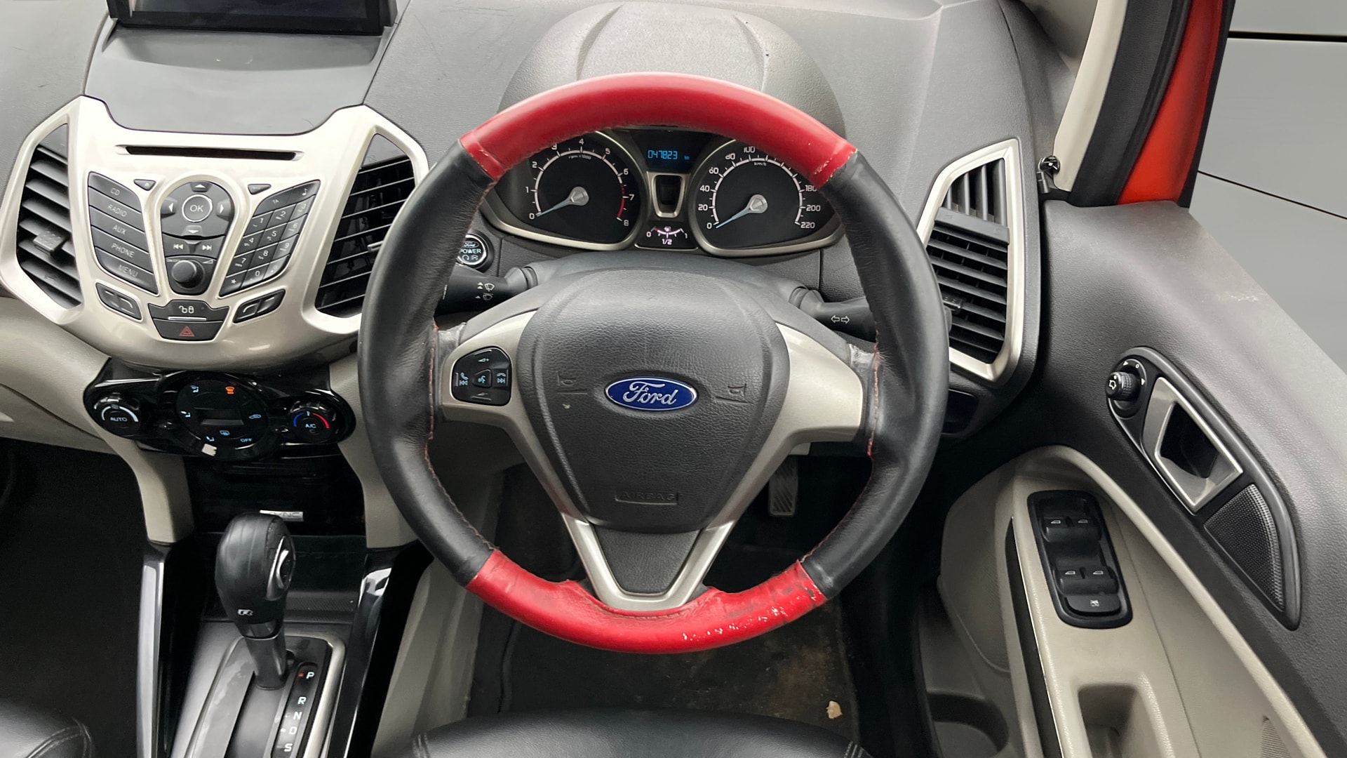 View 2015 Ford EcoSport 1.5 TDCi Diesel Ambiente BS IV Image 12 Used 2015 Ford EcoSport 1.5 TDCi Diesel Ambiente BS IV Image 12