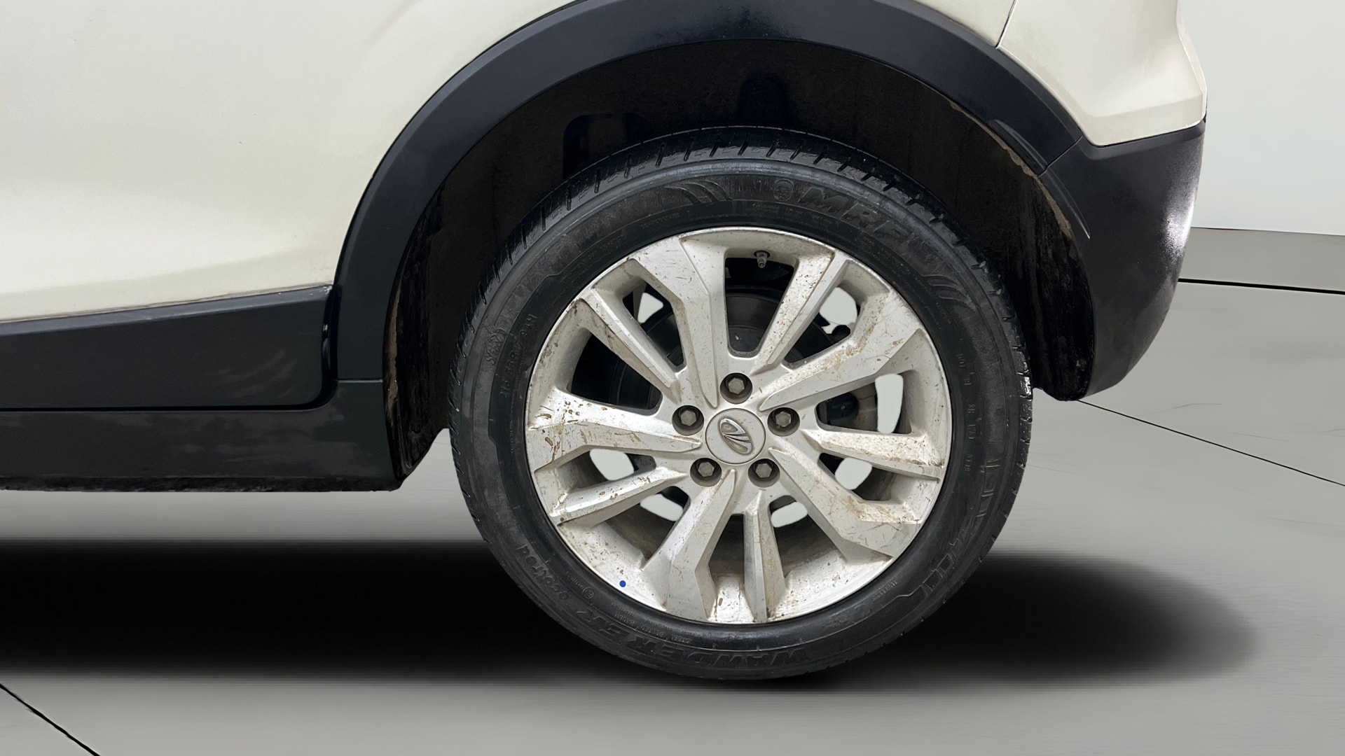 View 2019 Mahindra XUV300 W4 Petrol BS IV Image 12 Used 2019 Mahindra XUV300 W4 Petrol BS IV Image 12