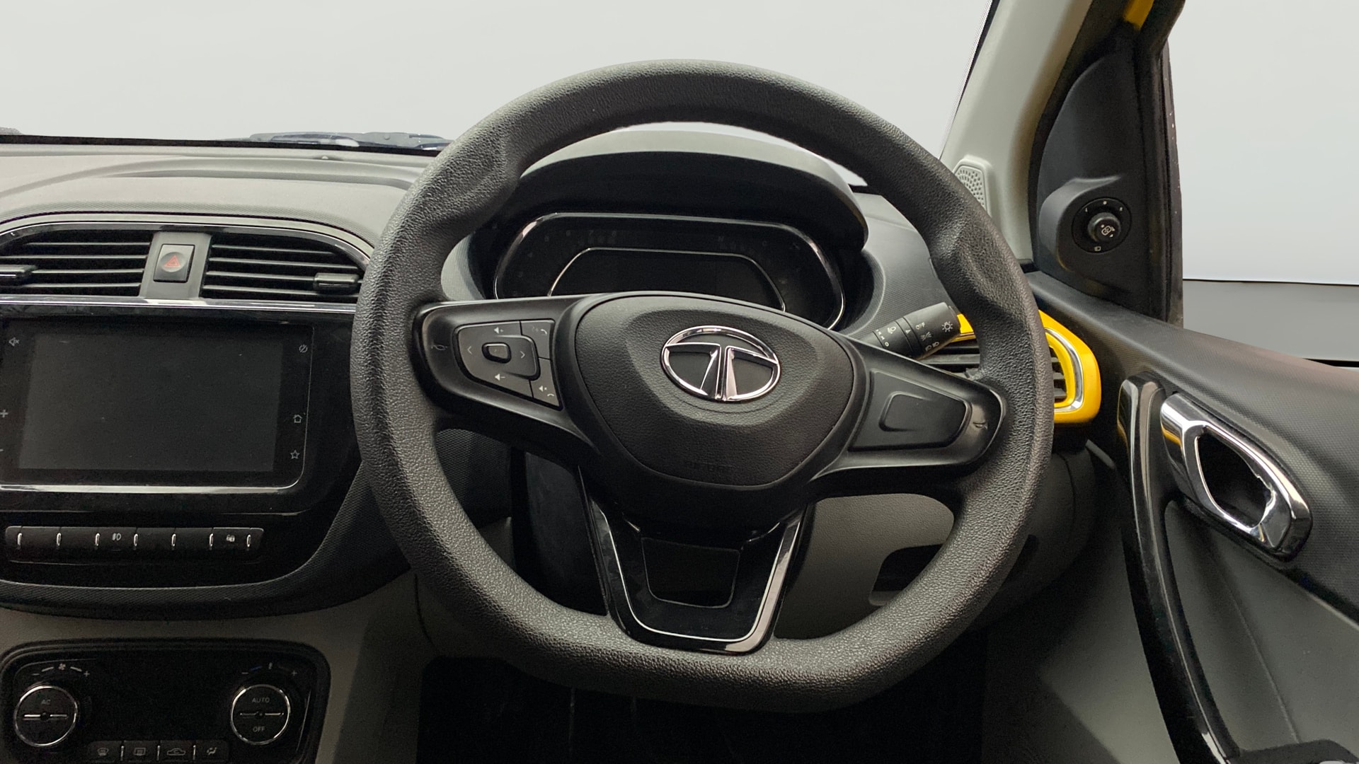 View 2020 Tata Tiago Revotorq XB Image 20 Used 2020 Tata Tiago Revotorq XB Image 20