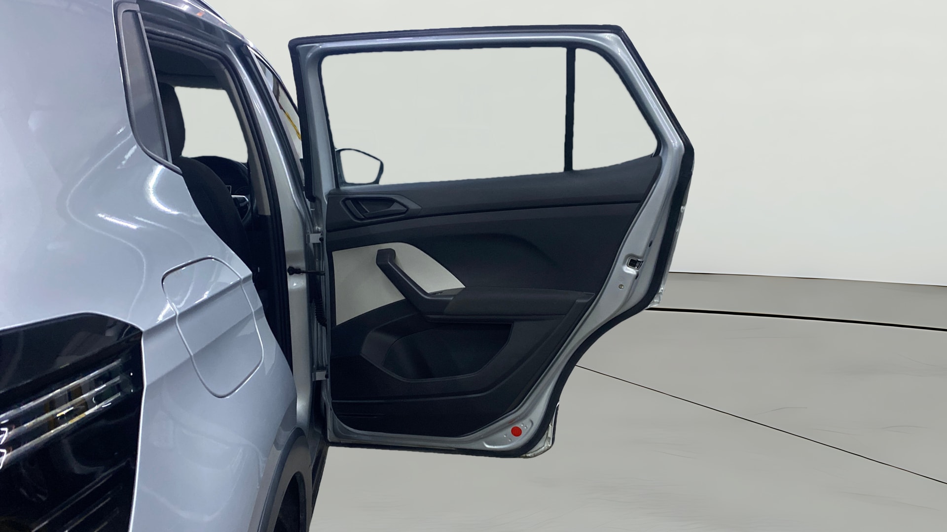 View 2024 Volkswagen Taigun 1.0 TSI Comfortline MT Image 6 Used 2024 Volkswagen Taigun 1.0 TSI Comfortline MT Image 6