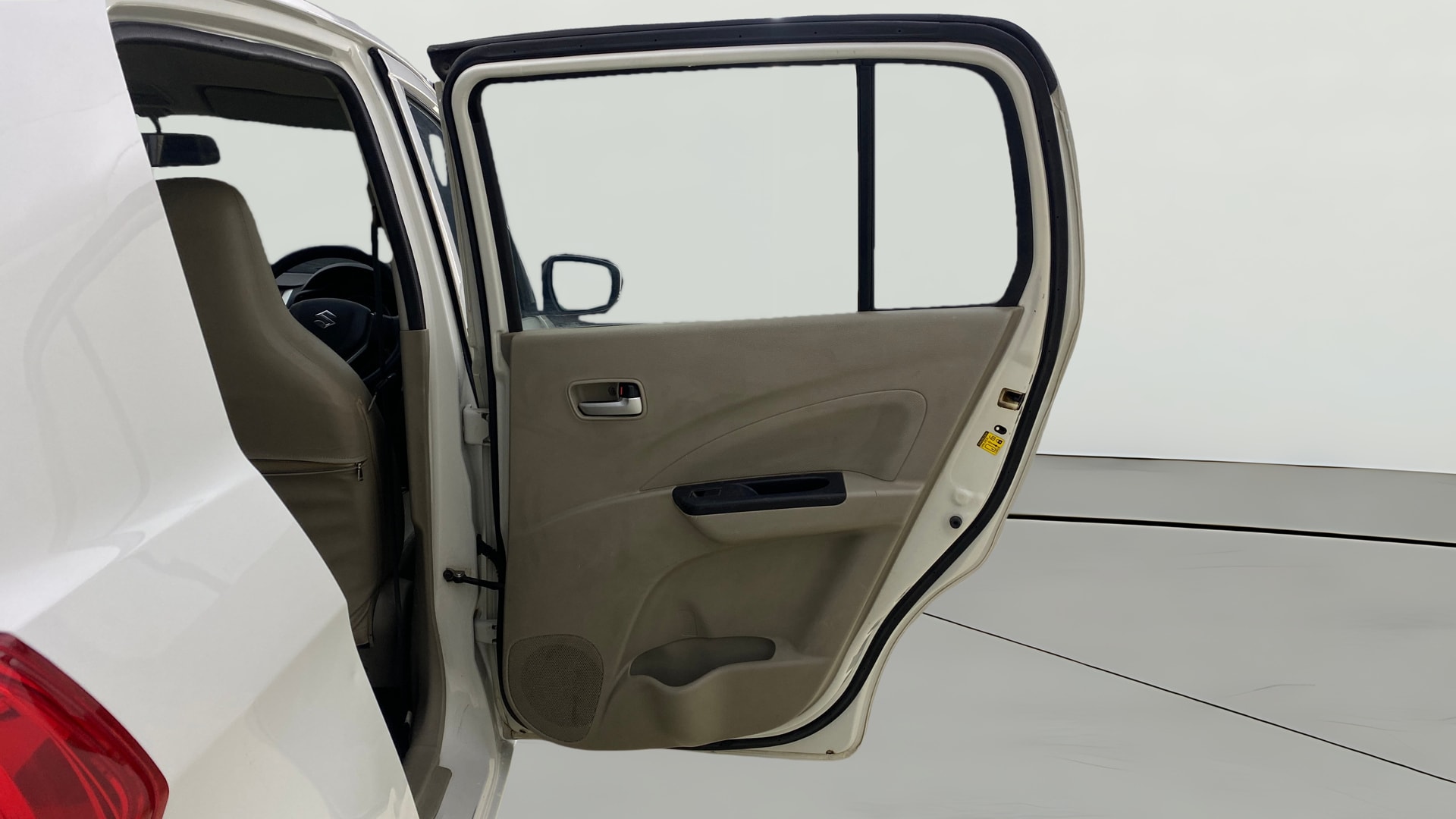 View 2017 Maruti Suzuki 1000 Base Variant Image 7 Used 2017 Maruti Suzuki 1000 Base Variant Image 7