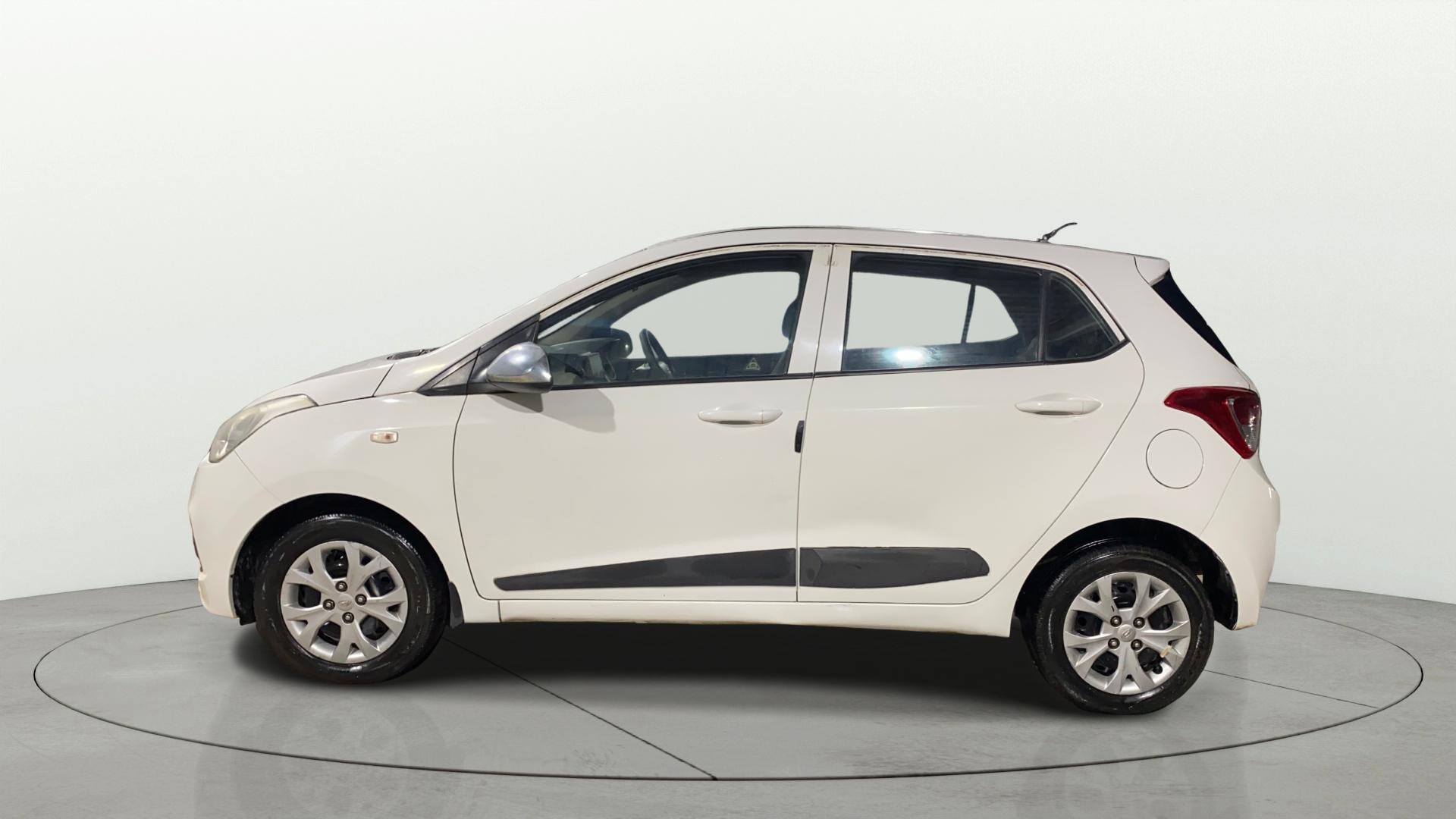 View 2014 Hyundai Grand i10 1.1 Magna Diesel Image 5 Used 2014 Hyundai Grand i10 1.1 Magna Diesel Image 5