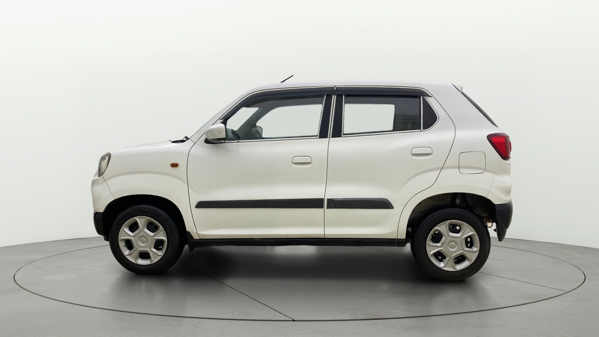 View 2021 Maruti Suzuki 1000 Base Variant Image 5 Used 2021 Maruti Suzuki 1000 Base Variant Image 5
