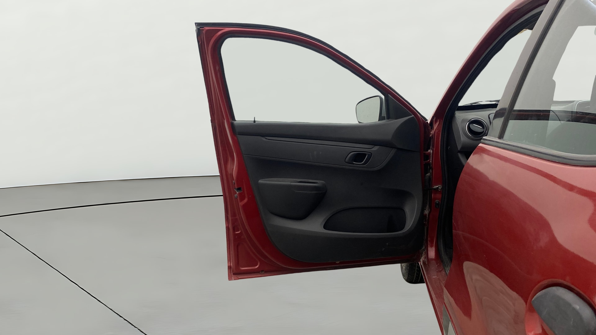 View 2017 Renault Kwid RXT 1.0 Image 30 Used 2017 Renault Kwid RXT 1.0 Image 30