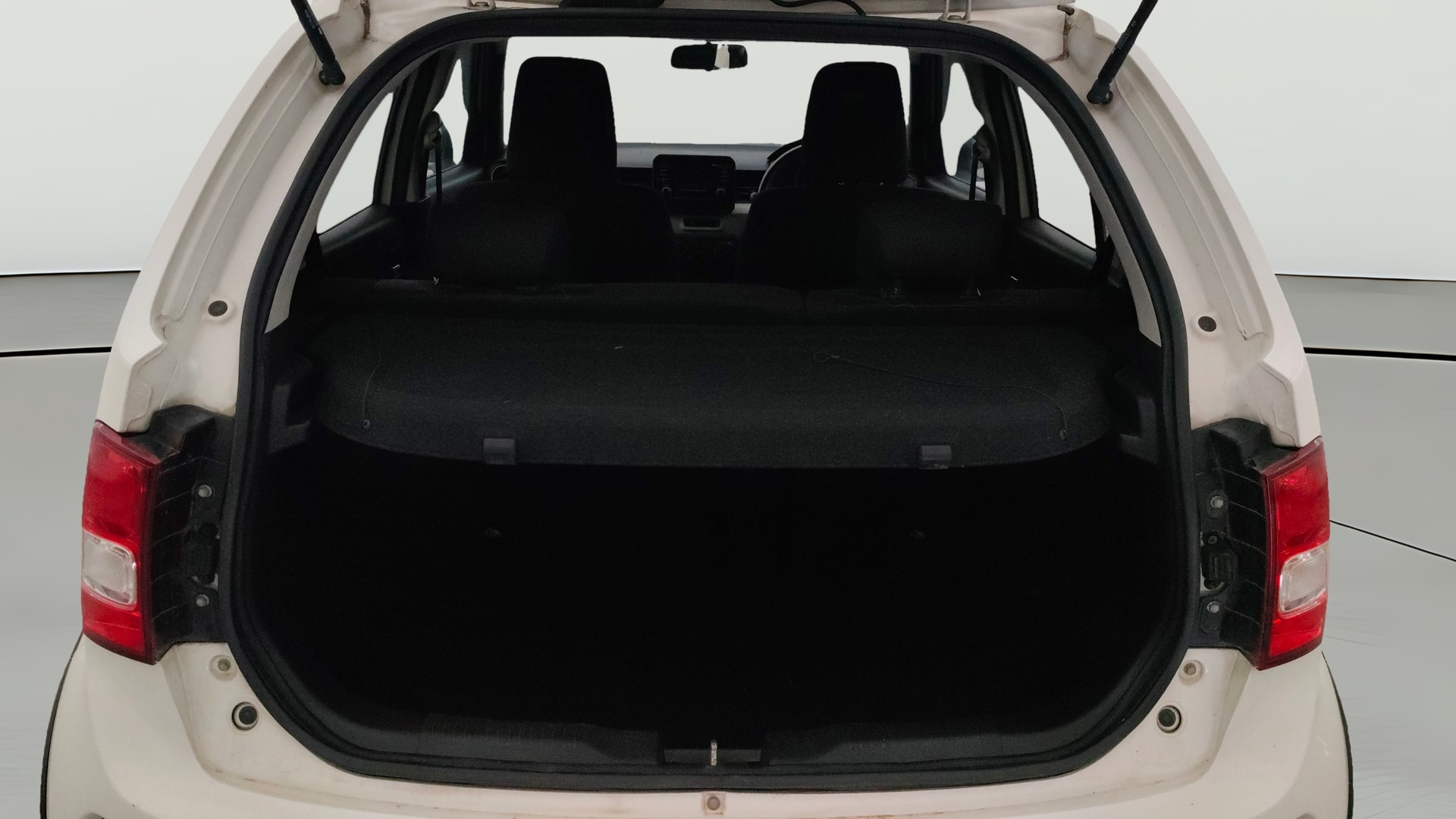 View 2017 Maruti Suzuki 1000 Base Variant Image 39 Used 2017 Maruti Suzuki 1000 Base Variant Image 39
