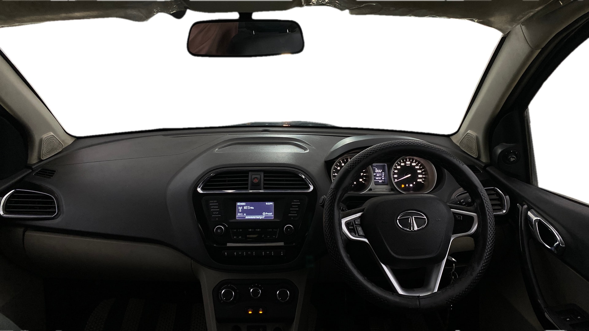 View 2017 Tata Tiago Revotorq XB Image 15 Used 2017 Tata Tiago Revotorq XB Image 15