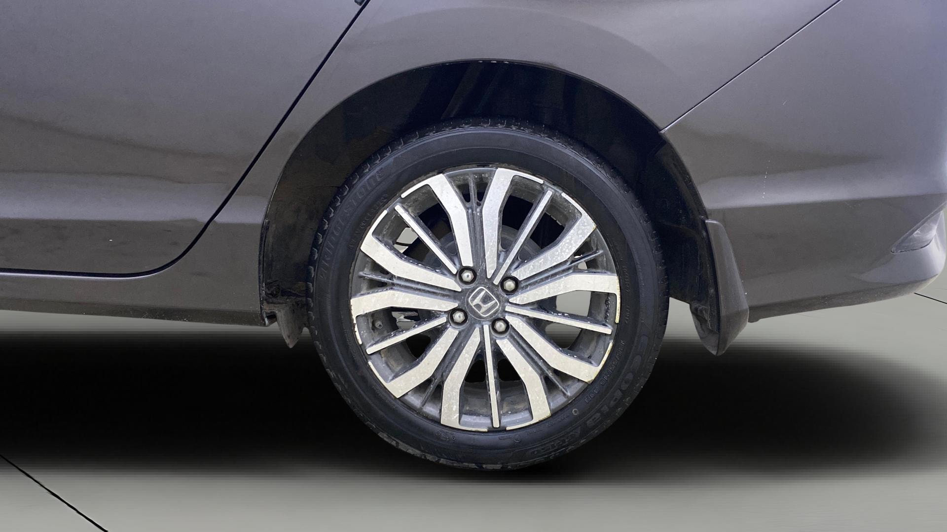 View 2020 Honda City ZX MT Diesel Anniversary Edition Image 12 Used 2020 Honda City ZX MT Diesel Anniversary Edition Image 12