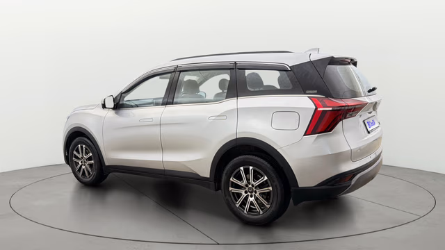 View Mahindra XUV700 Image 2 Used Mahindra XUV700 Image 2
