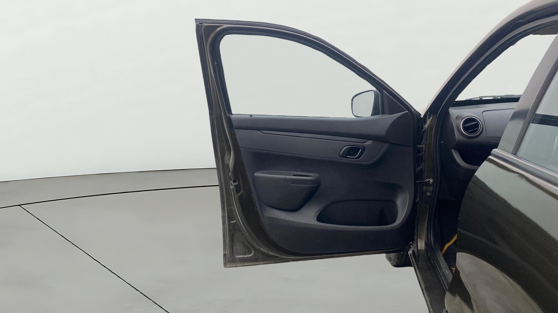 View 2019 Renault Kwid RXL Image 30 Used 2019 Renault Kwid RXL Image 30