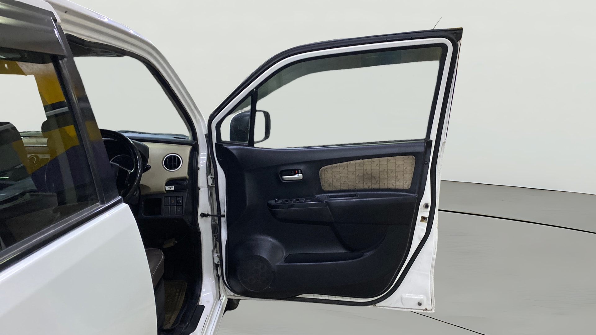 View 2018 Maruti Suzuki 1000 Base Variant Image 49 Used 2018 Maruti Suzuki 1000 Base Variant Image 49