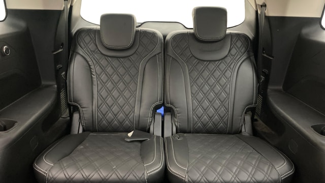 View Mahindra XUV700 Image 13 Used Mahindra XUV700 Image 13