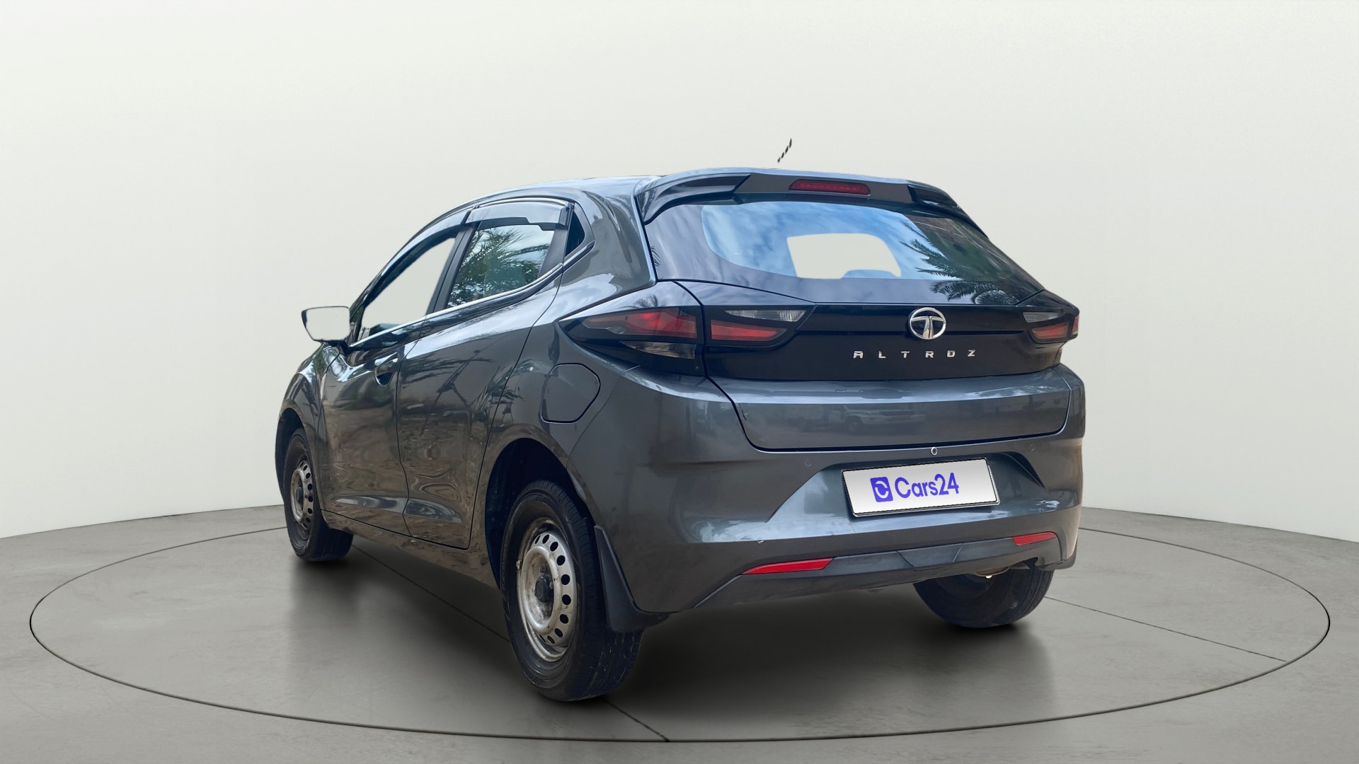 View 2022 Tata Altroz XE Plus Petrol Image 2 Used 2022 Tata Altroz XE Plus Petrol Image 2
