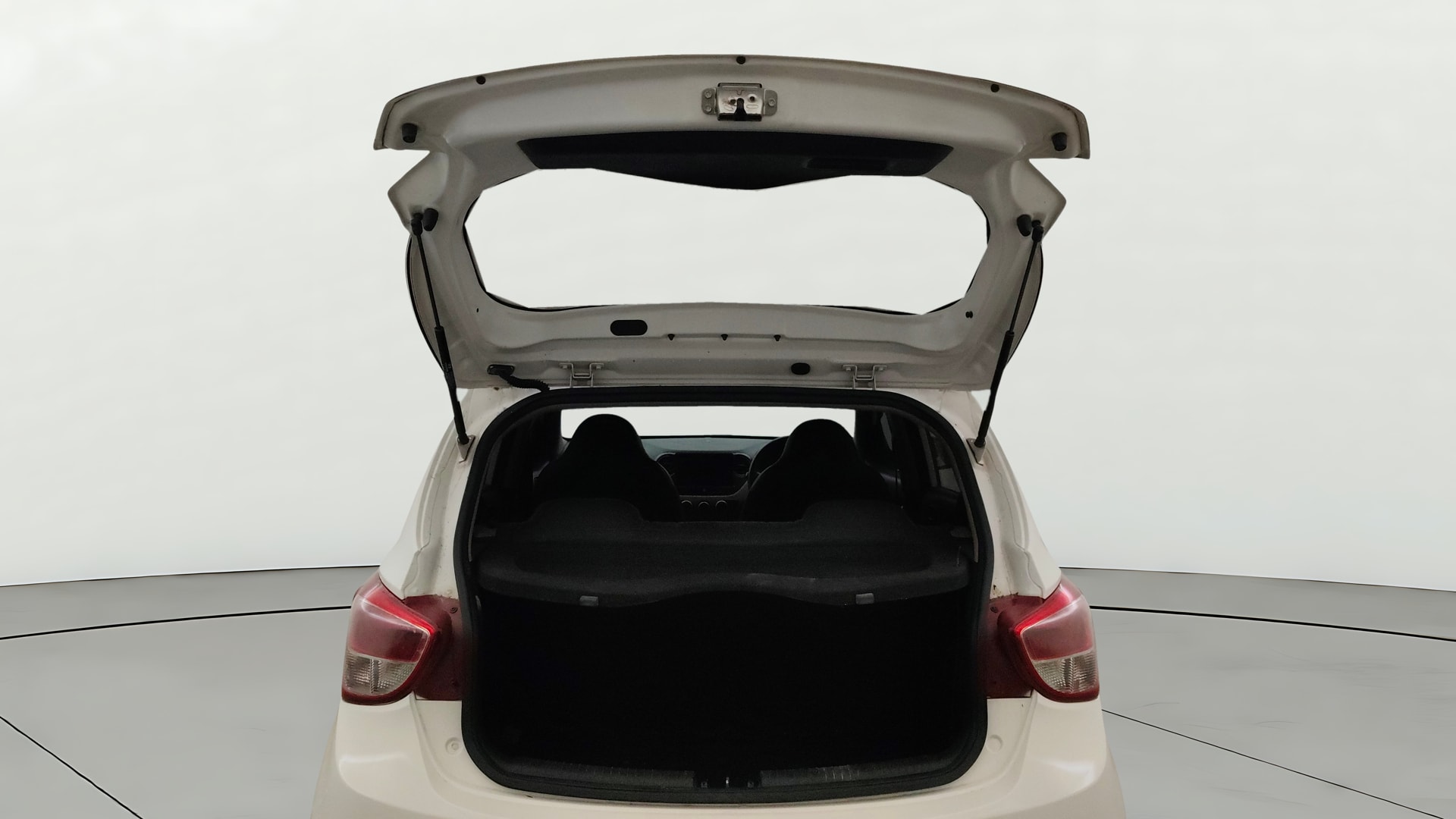 View 2016 Hyundai Grand i10 Magna 1.2 Kappa VTVT Image 16 Used 2016 Hyundai Grand i10 Magna 1.2 Kappa VTVT Image 16