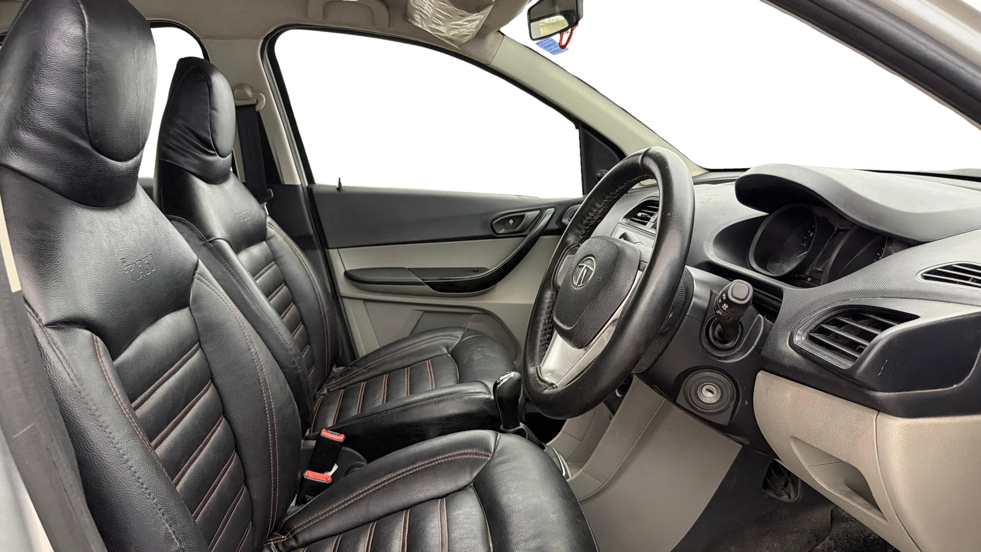View 2017 Tata Tiago Revotorq XB Image 26 Used 2017 Tata Tiago Revotorq XB Image 26