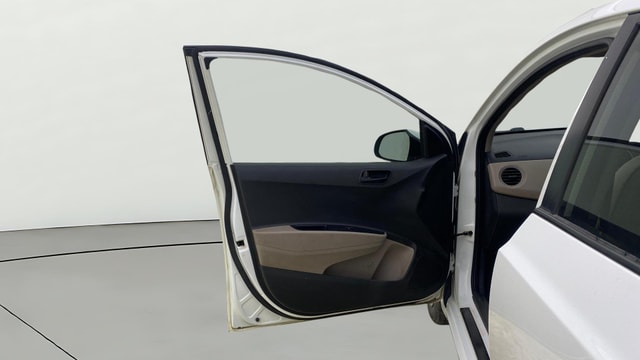 View Hyundai Xcent Image 30 Used Hyundai Xcent Image 30