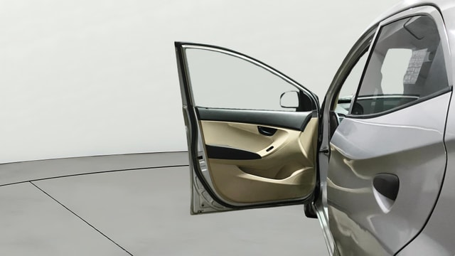 View Hyundai EON Image 30 Used Hyundai EON Image 30