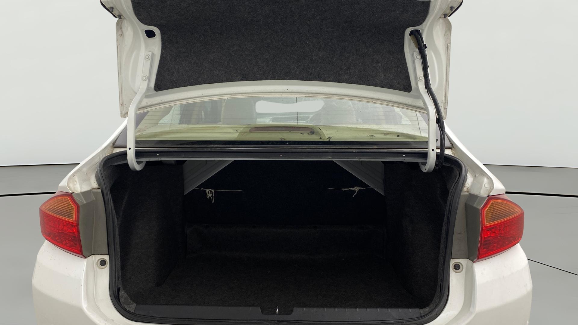 View 2022 Honda City ZX MT Diesel Anniversary Edition Image 39 Used 2022 Honda City ZX MT Diesel Anniversary Edition Image 39
