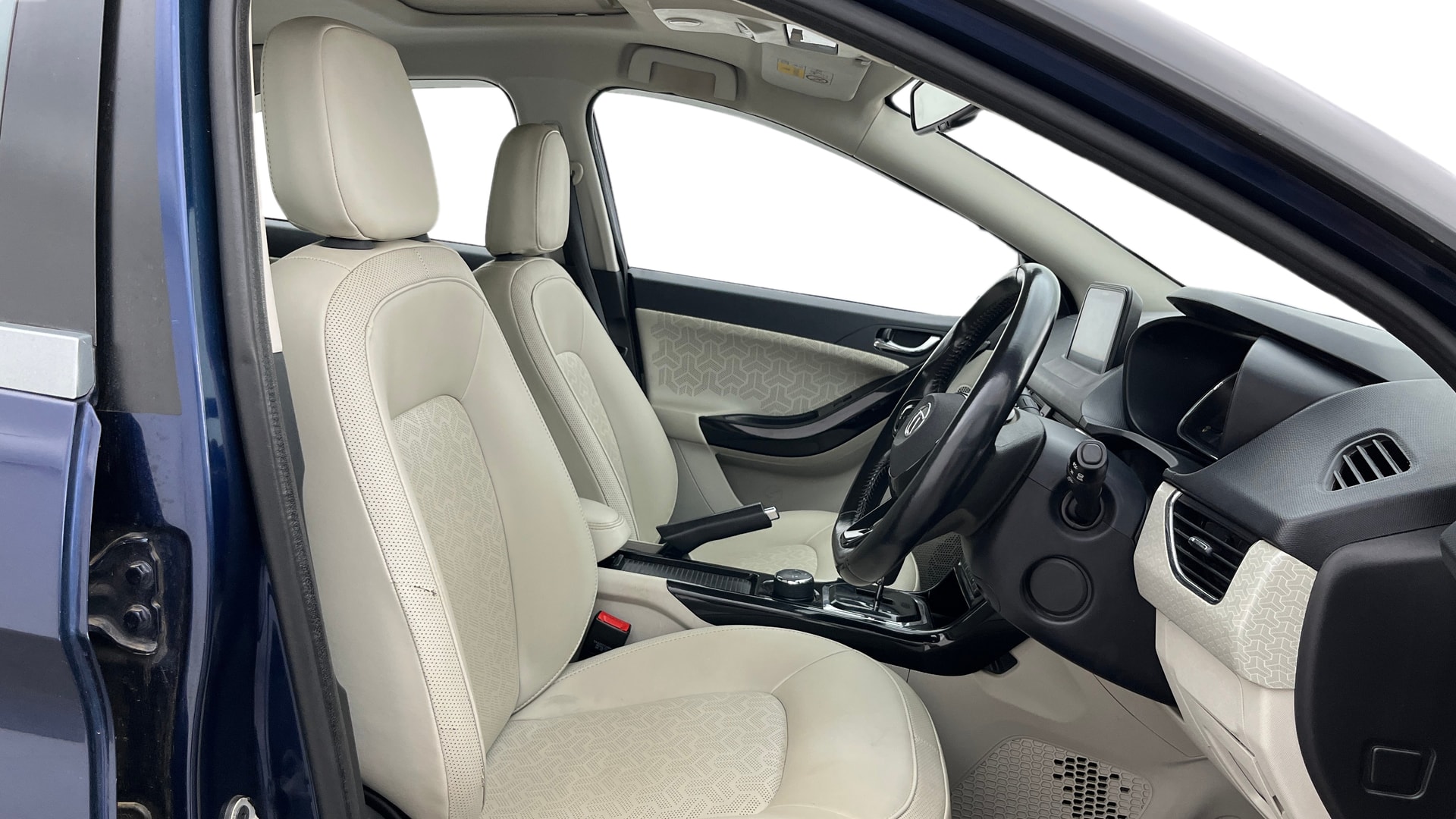 View 2024 Tata Nexon Revotron XE Image 27 Used 2024 Tata Nexon Revotron XE Image 27