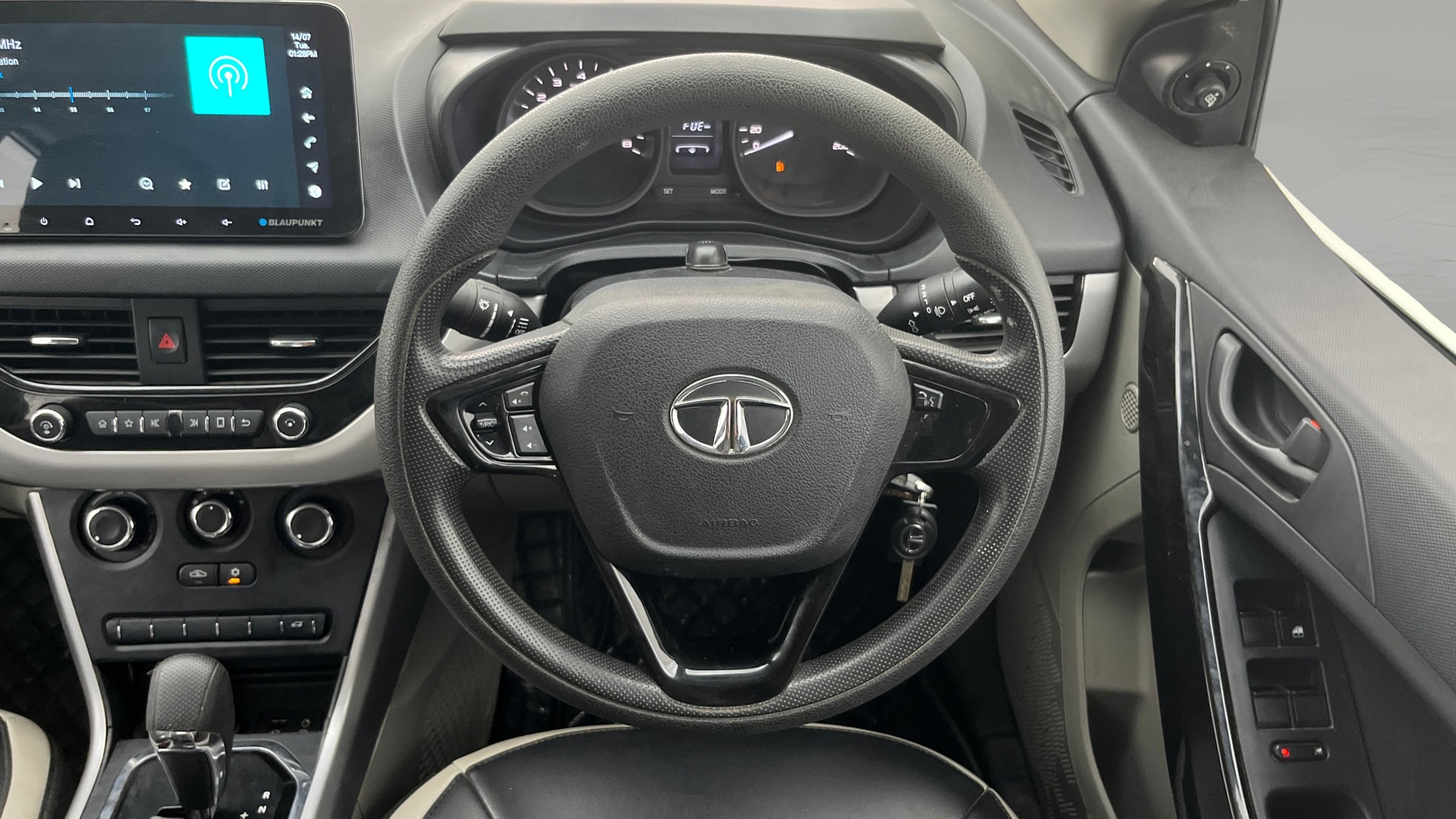 View 2019 Tata Nexon Revotron XMA AMT Image 13 Used 2019 Tata Nexon Revotron XMA AMT Image 13