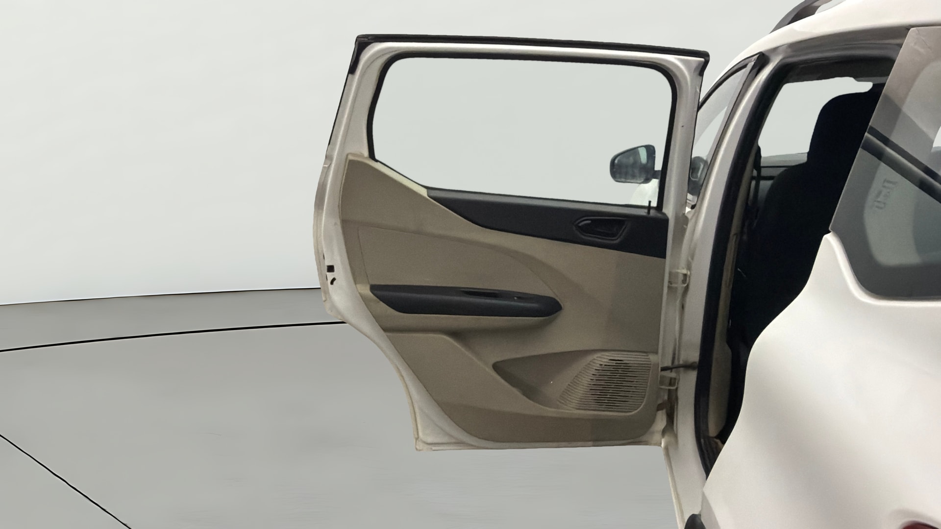View 2023 Renault Triber RXT Image 23 Used 2023 Renault Triber RXT Image 23