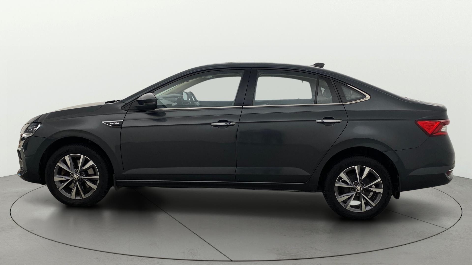 View 2022 Skoda Slavia Style 1.5 TSI DSG Image 5 Used 2022 Skoda Slavia Style 1.5 TSI DSG Image 5