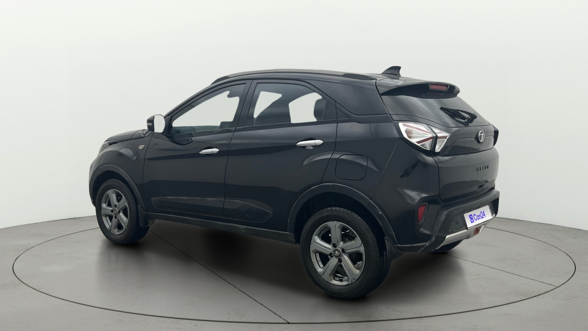 View 2021 Tata Nexon Revotron XE Image 2 Used 2021 Tata Nexon Revotron XE Image 2
