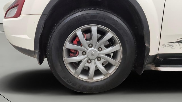 View Mahindra XUV500 Image 37 Used Mahindra XUV500 Image 37