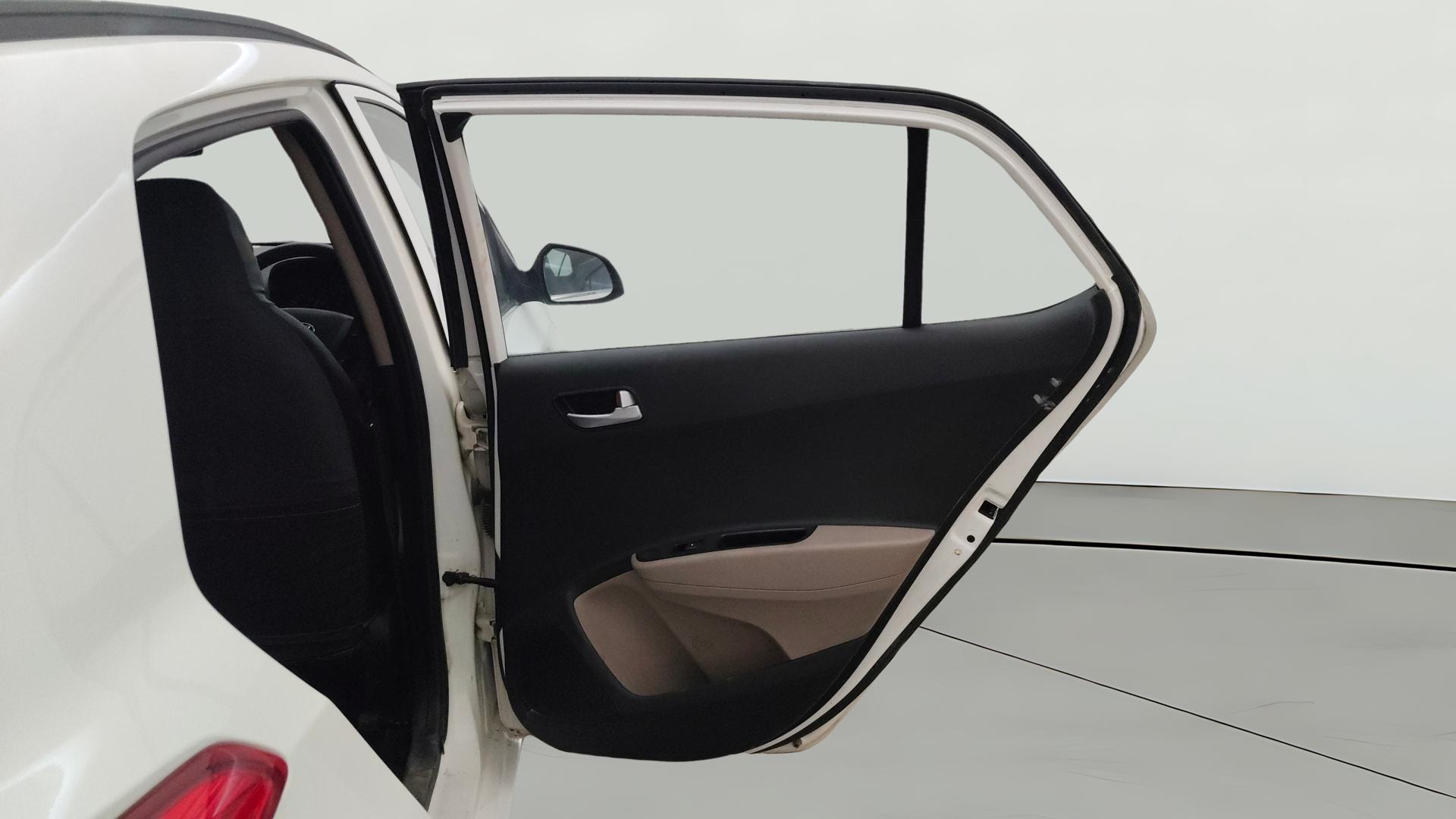 View 2019 Hyundai Grand i10 1.2 Sportz AT Petrol Image 7 Used 2019 Hyundai Grand i10 1.2 Sportz AT Petrol Image 7