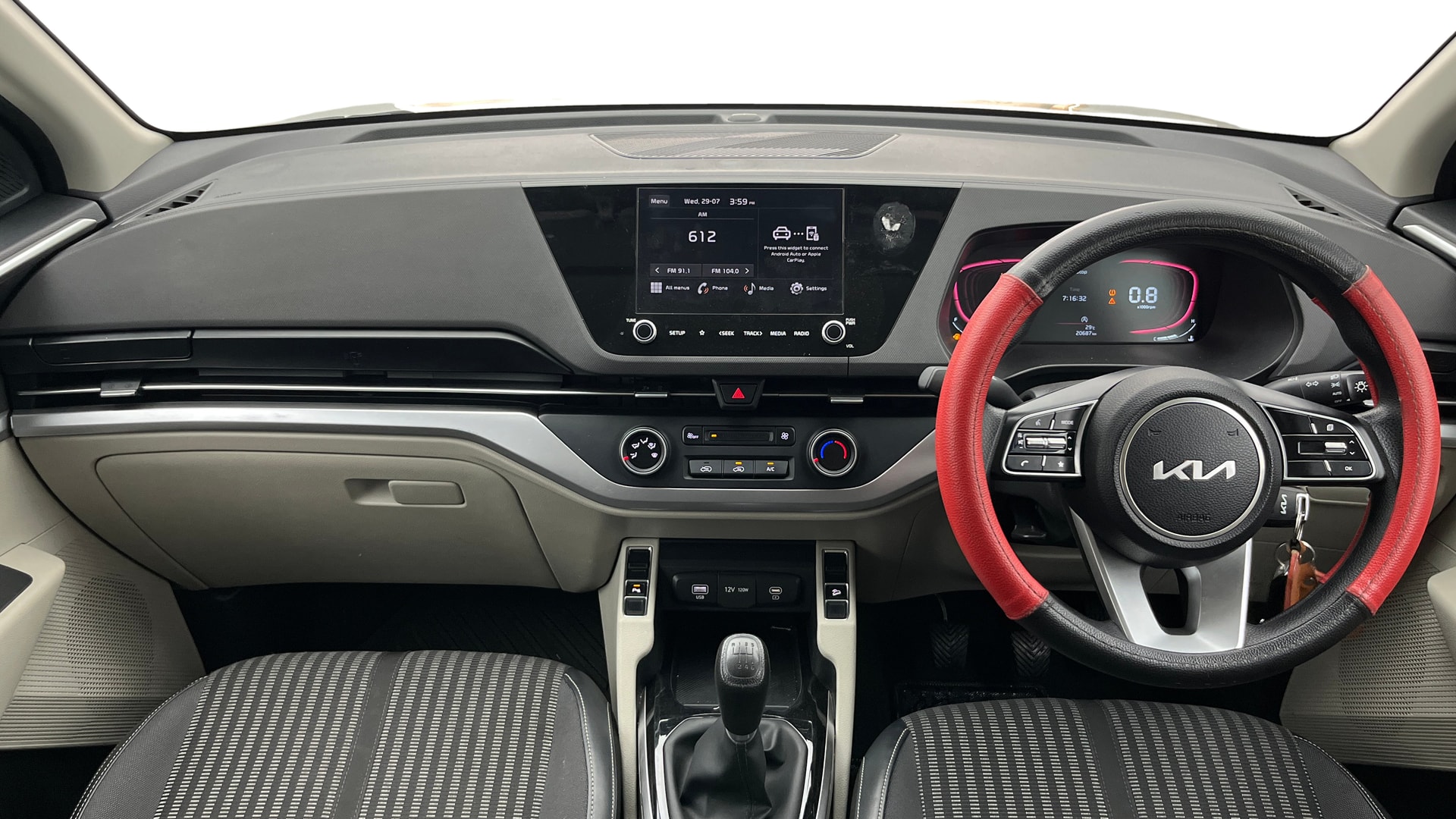 View 2023 Kia Carens Prestige 1.5 Petrol 7 STR Image 17 Used 2023 Kia Carens Prestige 1.5 Petrol 7 STR Image 17
