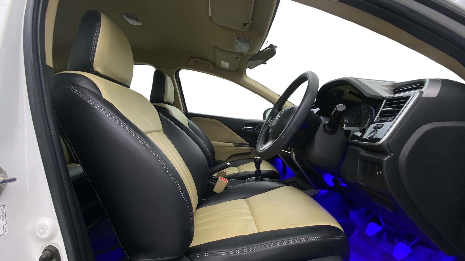 View 2021 Honda City ZX MT Diesel Anniversary Edition Image 27 Used 2021 Honda City ZX MT Diesel Anniversary Edition Image 27