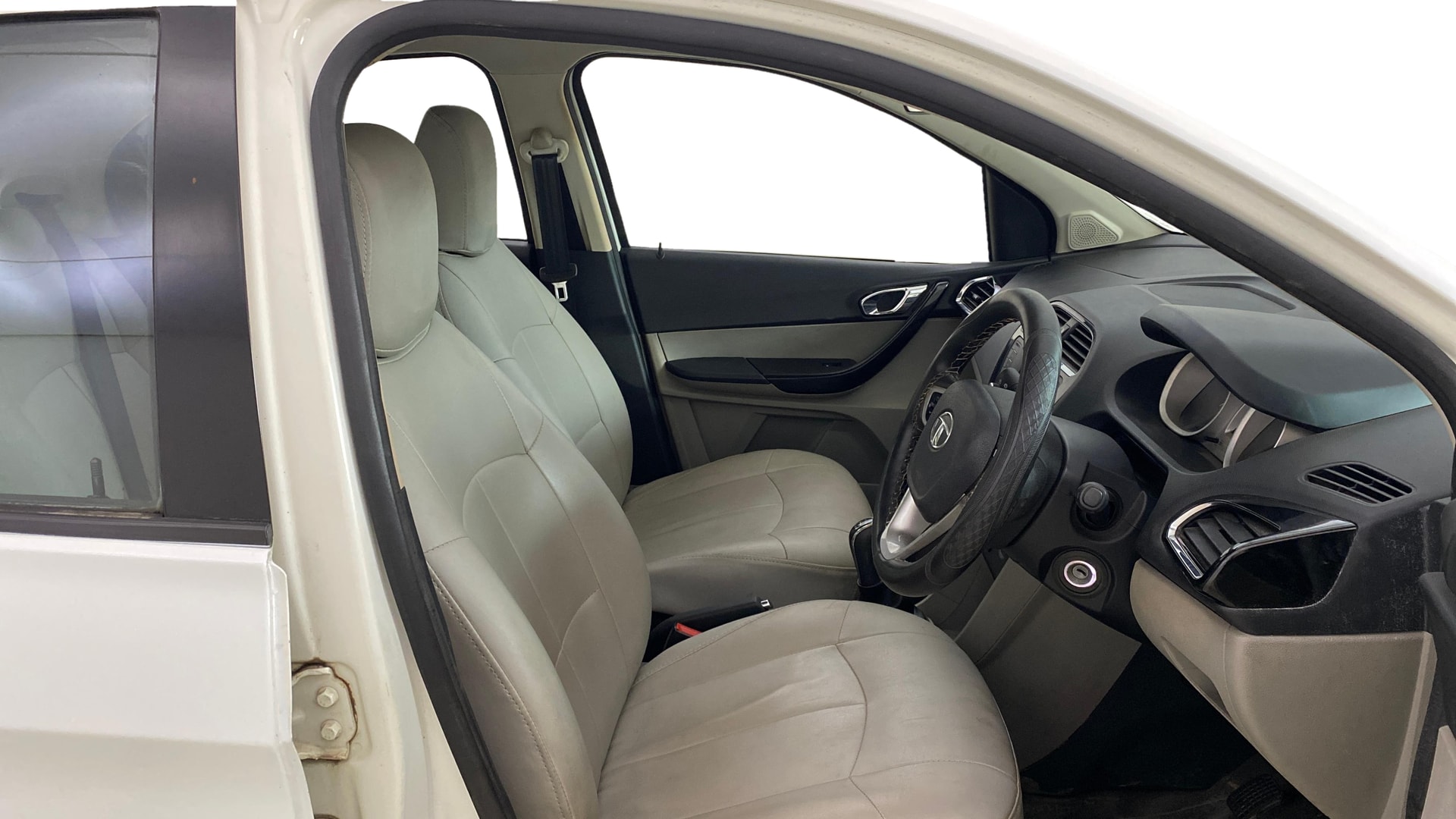 View 2016 Tata Tiago Revotorq XB Image 25 Used 2016 Tata Tiago Revotorq XB Image 25