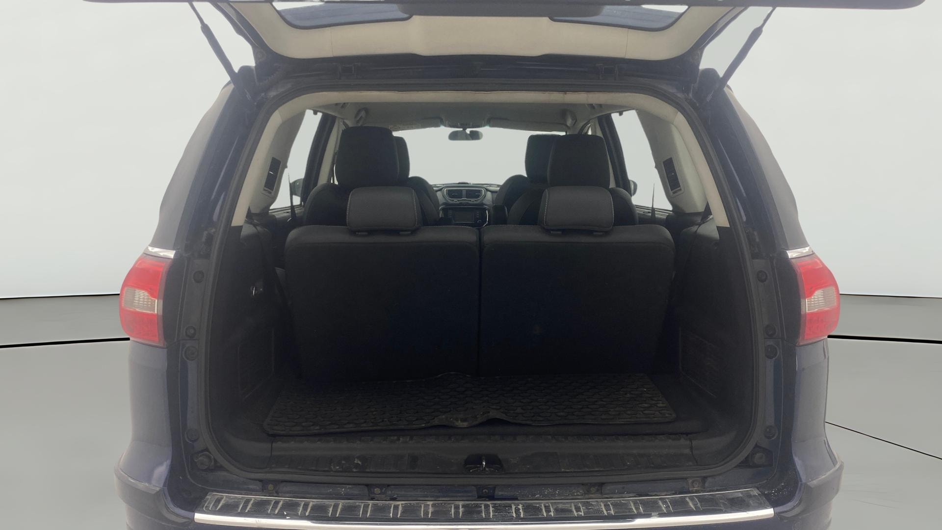 View 2017 Tata Hexa XT 4X4 Image 40 Used 2017 Tata Hexa XT 4X4 Image 40
