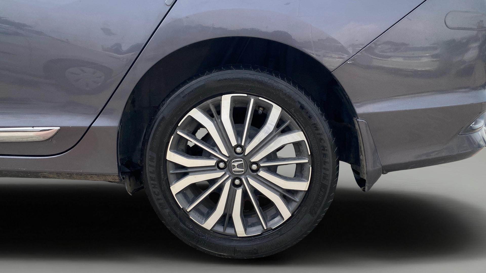 View 2019 Honda City ZX MT Diesel Anniversary Edition Image 12 Used 2019 Honda City ZX MT Diesel Anniversary Edition Image 12