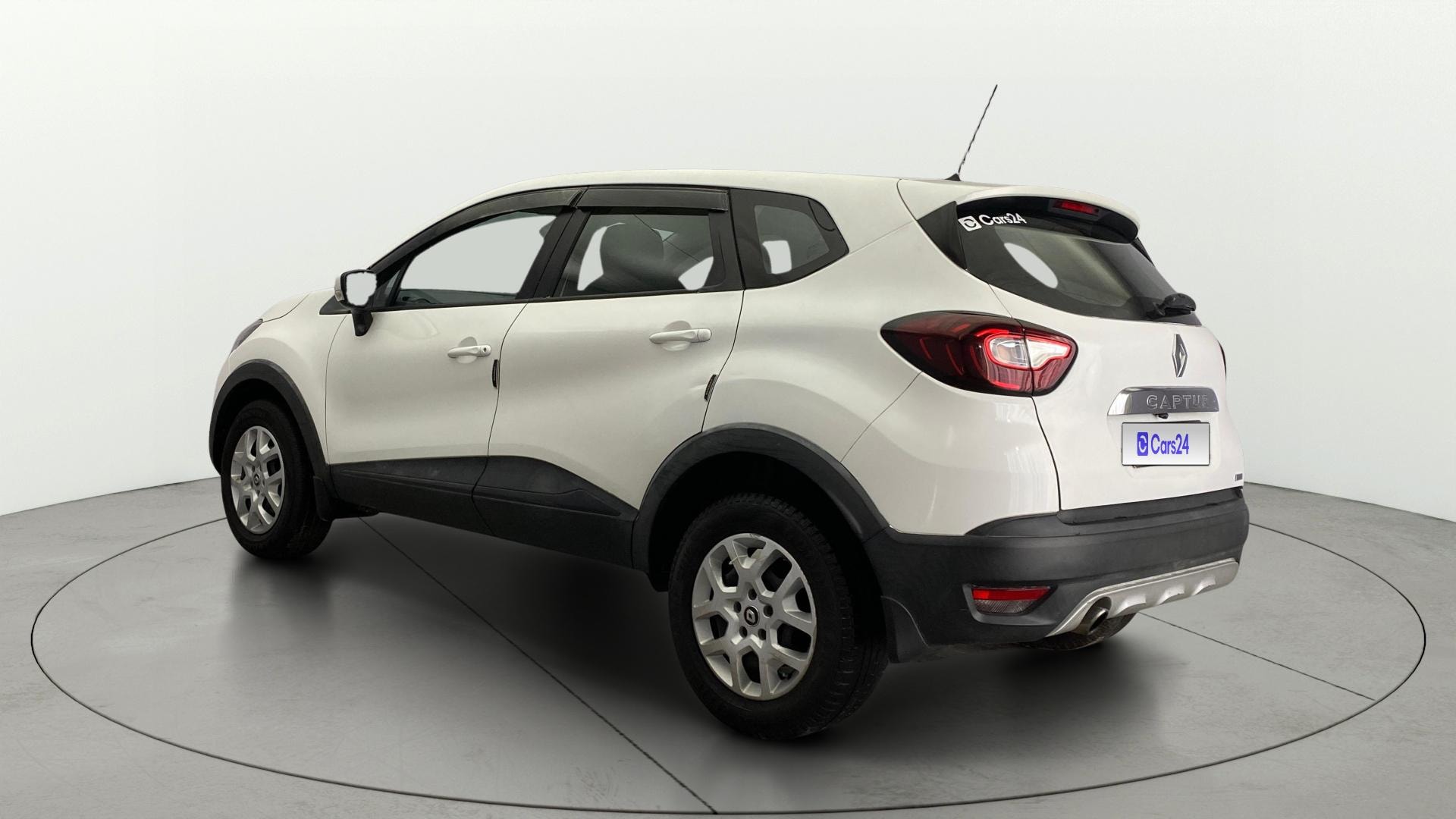 View 2018 Renault Captur RXE Diesel Image 2 Used 2018 Renault Captur RXE Diesel Image 2
