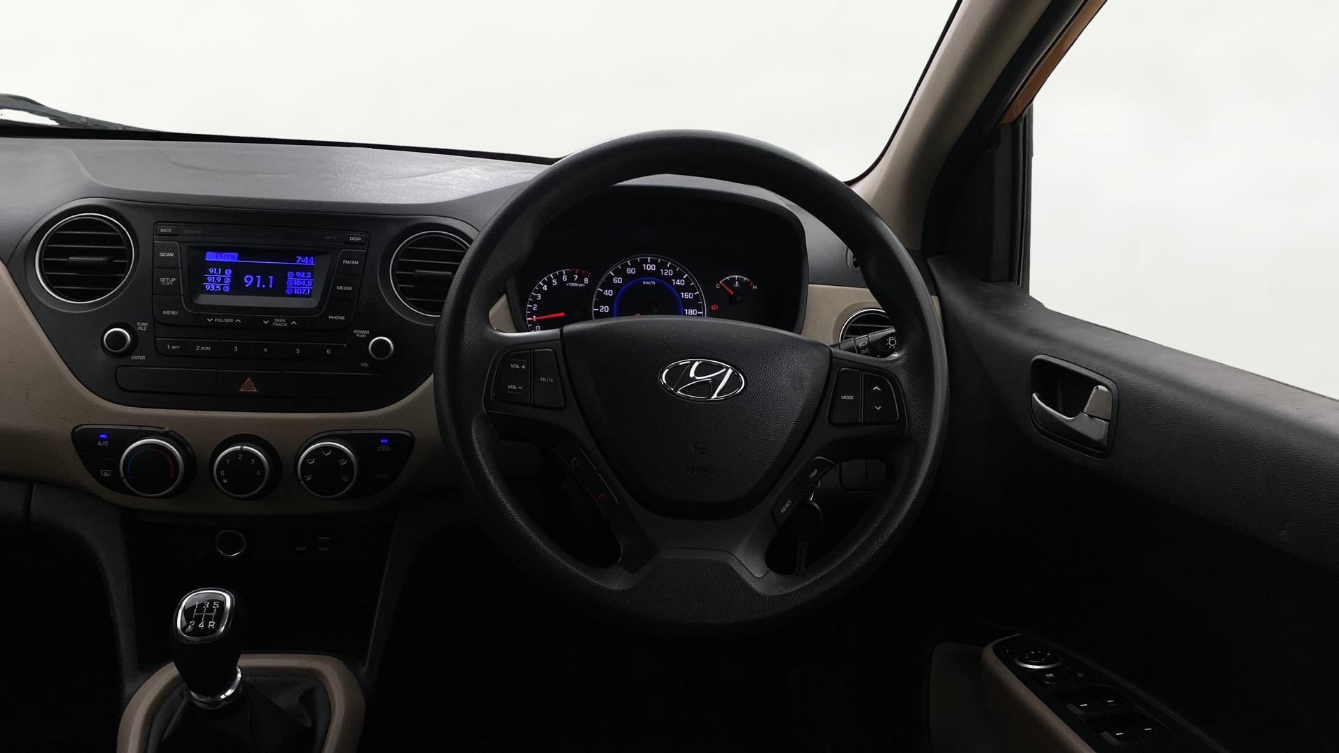 View 2016 Hyundai Grand i10 Sportz 1.2 Kappa Image 20 Used 2016 Hyundai Grand i10 Sportz 1.2 Kappa Image 20