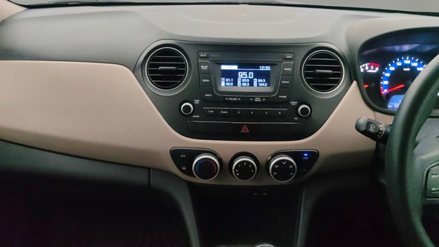 View Hyundai Xcent Image 17 Used Hyundai Xcent Image 17