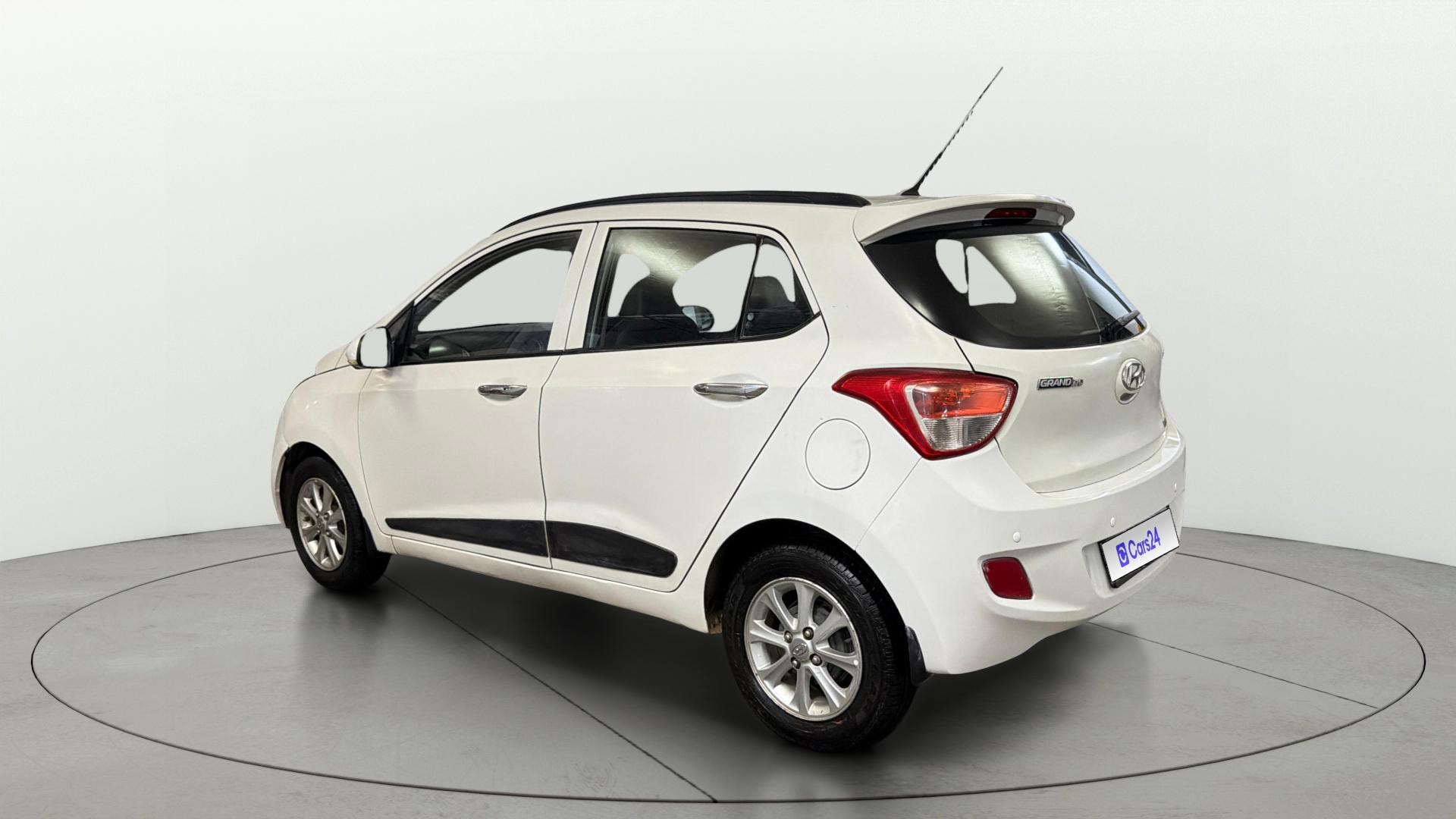 View 2015 Hyundai Grand i10 1.2 Asta Petrol Image 2 Used 2015 Hyundai Grand i10 1.2 Asta Petrol Image 2