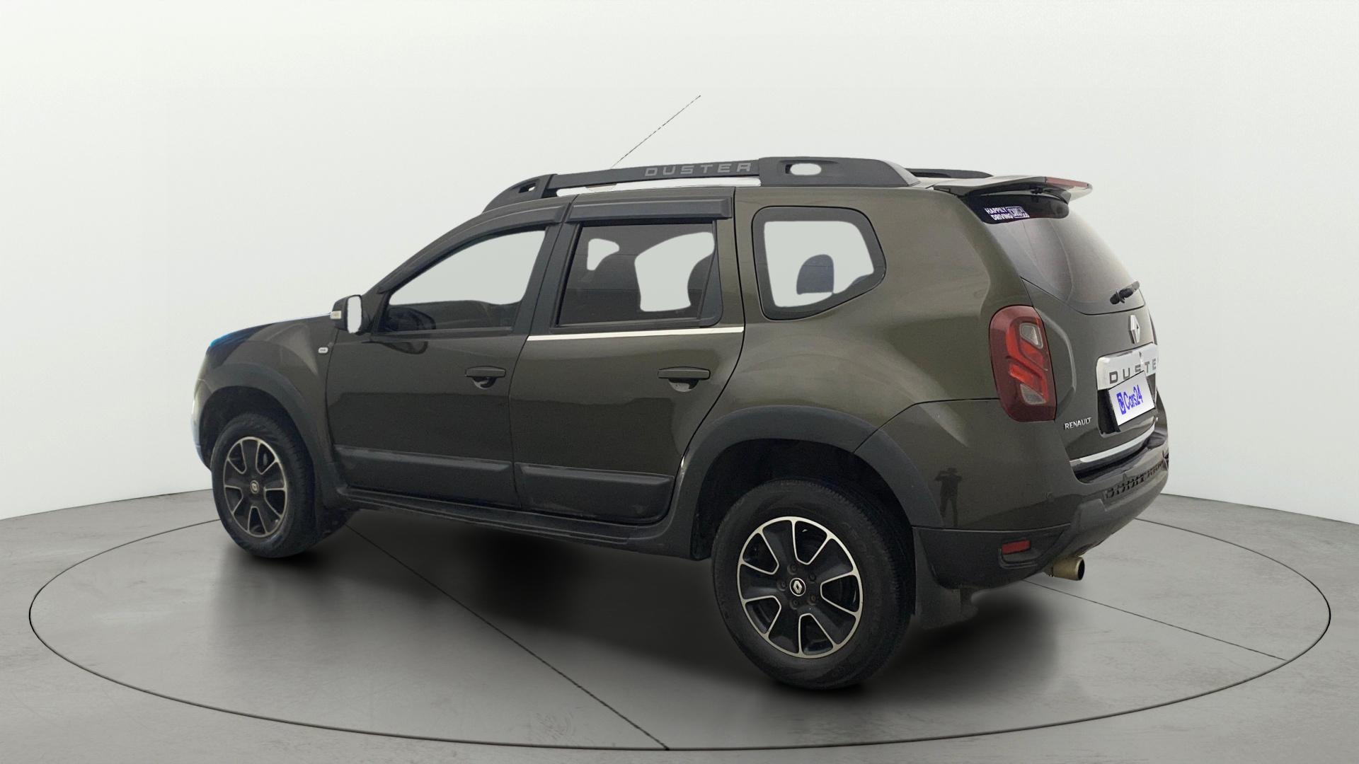 View 2019 Renault Duster Diesel 110PS RXZ AMT Image 2 Used 2019 Renault Duster Diesel 110PS RXZ AMT Image 2