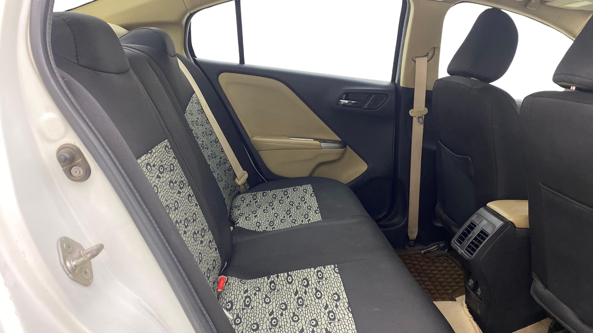View 2016 Honda City ZX MT Diesel Anniversary Edition Image 31 Used 2016 Honda City ZX MT Diesel Anniversary Edition Image 31