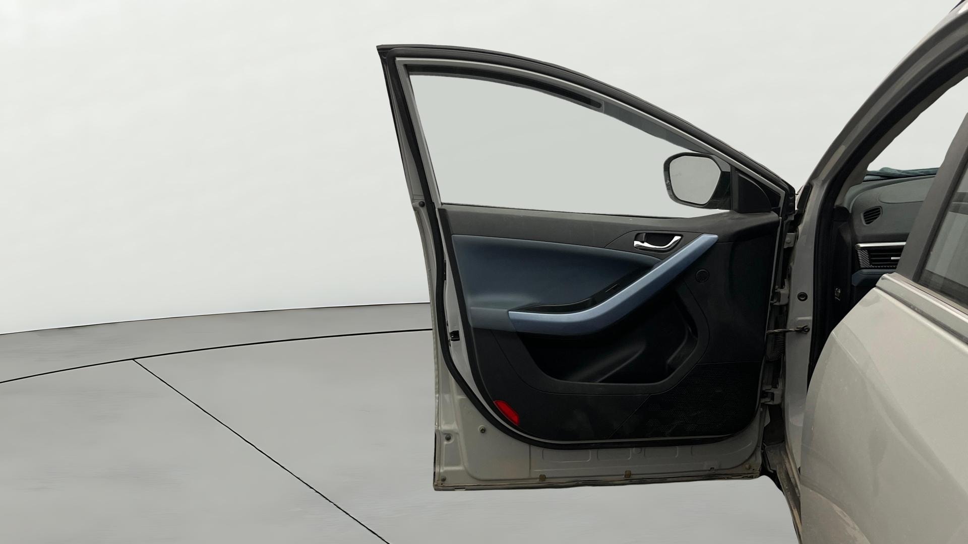 View 2024 Tata Curvv Smart 1.2 Revotron Petrol 6MT Image 33 Used 2024 Tata Curvv Smart 1.2 Revotron Petrol 6MT Image 33
