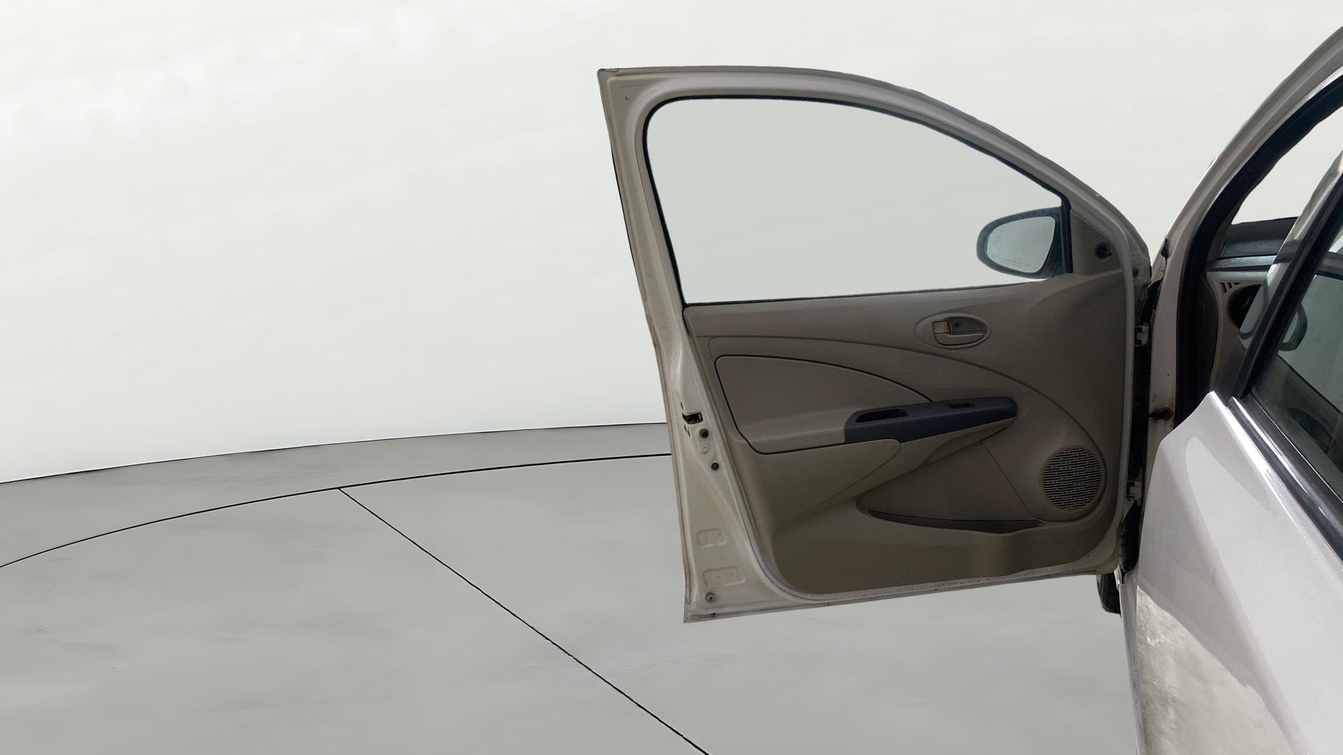 View 2013 Toyota Etios Liva GD Image 30 Used 2013 Toyota Etios Liva GD Image 30